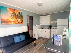 blue waters resort cabin 1 (living/kitchen area)